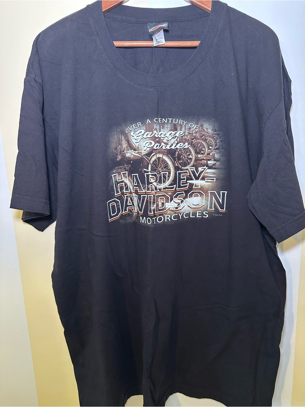 Harley Davidson T Shirt Mens 2XL Black Over Century Garage Parties Made USA